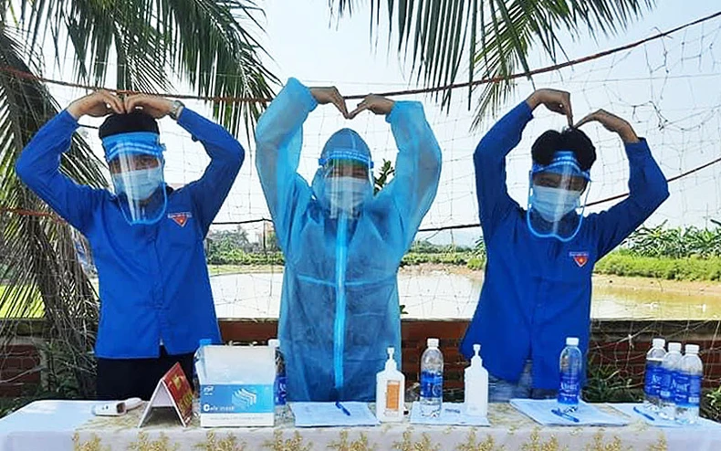 Màu áo xanh tình nguyện trong “Ngày hội non sông” -0