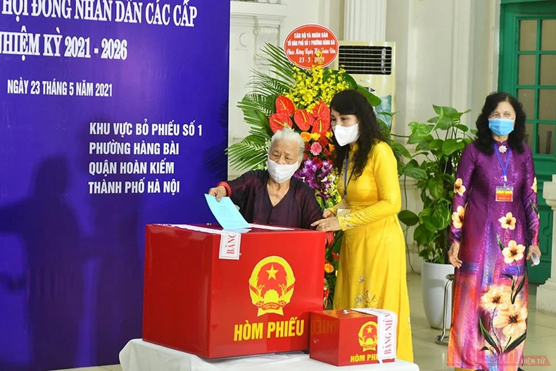 Người dân Thủ đô trong “Ngày hội non sông” -0