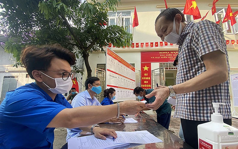 Màu áo xanh tình nguyện trong “Ngày hội non sông” -0