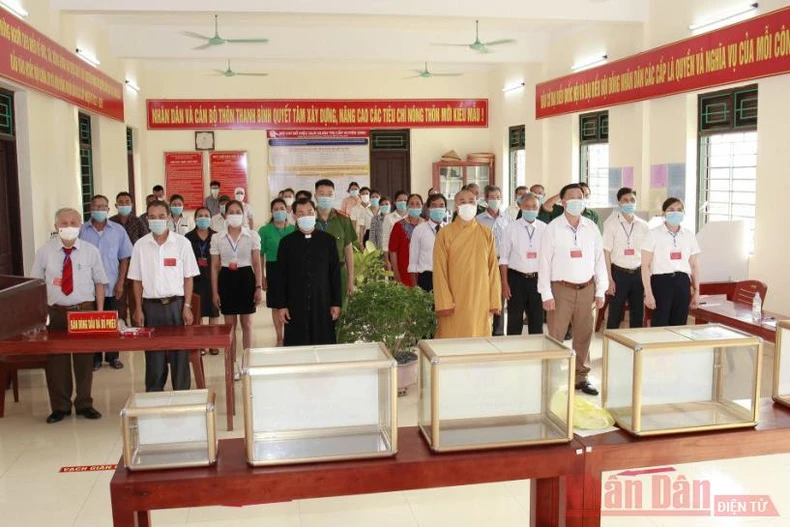 Cử tri cả nước nô nức đi bầu cử, thực hiện quyền công dân thiêng liêng -0