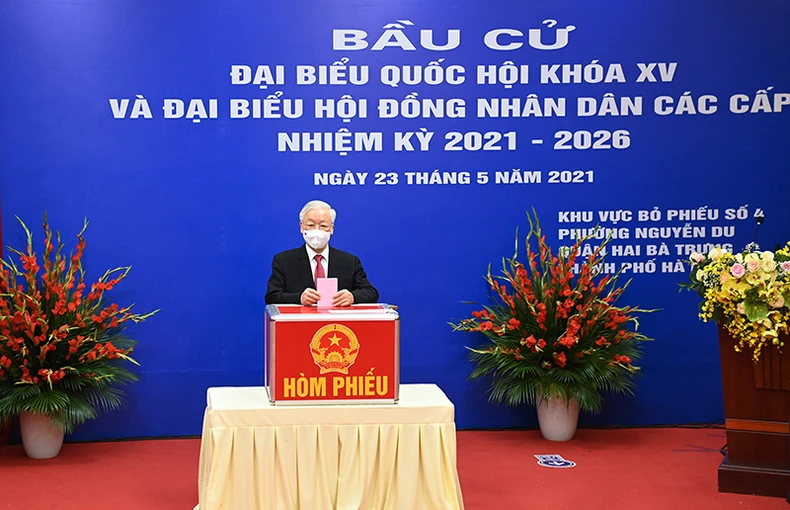 Tổng Bí thư Nguyễn Phú Trọng bỏ phiếu tại quận Hai Bà Trưng, TP Hà Nội -0