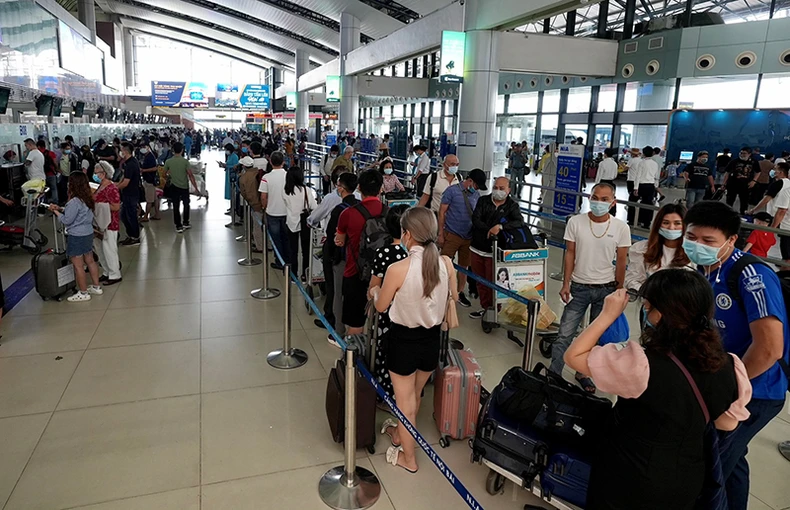 Bỏ giá trần vé máy bay, được lợi gì? -0