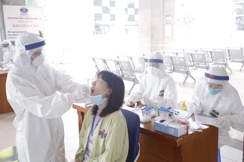 Hà Nội: Thêm 11 ca nghi mắc, trong đó có hai ca ngoài cộng đồng -0