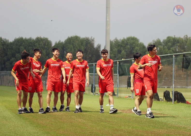 Đội tuyển Việt Nam trở lại sân tập, chuẩn bị cho cuộc đối đầu UAE -0