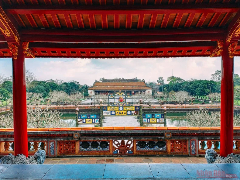 Lát cắt thời gian trên dấu tích Kinh thành Huế -0