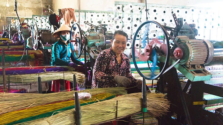 Đi qua làng nghề Tuy An -0
