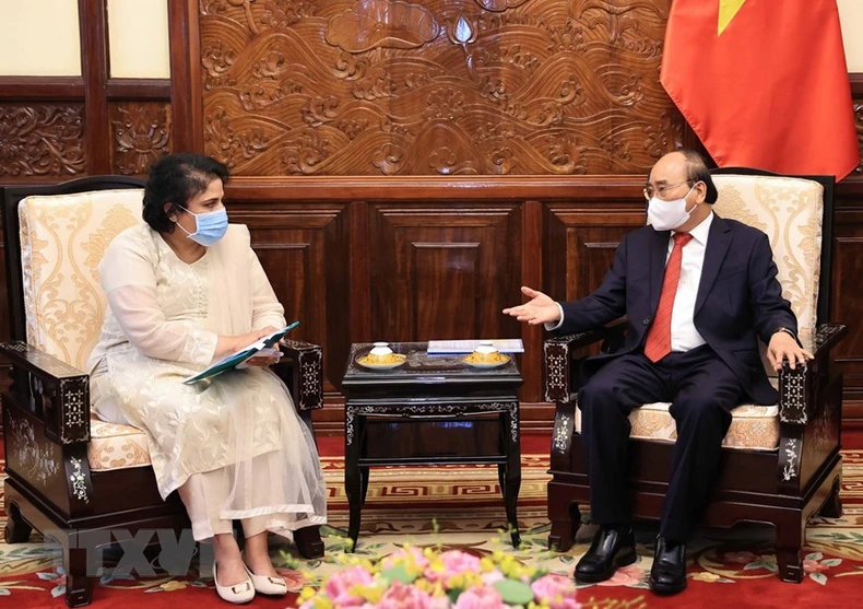Chủ tịch nước Nguyễn Xuân Phúc tiếp các Ðại sứ -0
