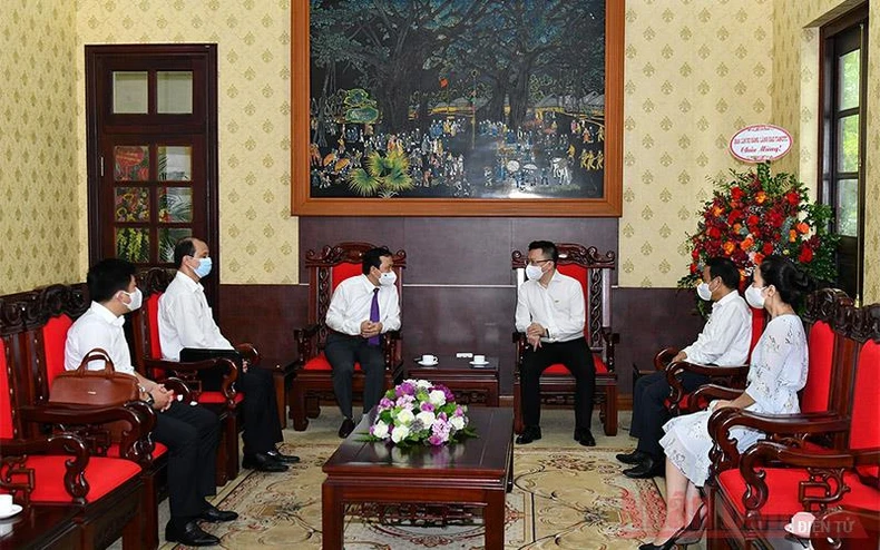 Lãnh đạo Đảng, Nhà nước thăm và chúc mừng Báo Nhân Dân nhân ngày 21-6 -0