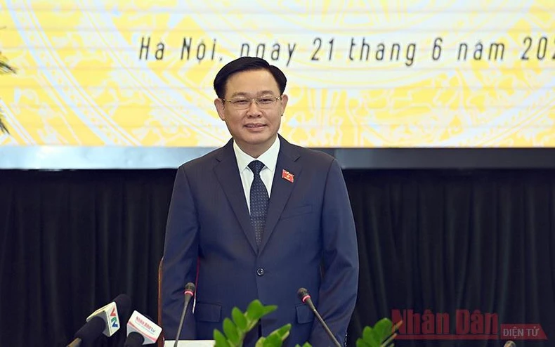 Báo Nhân Dân là một trong những tờ báo chủ lực có đóng góp rất nhiều vào tổ chức, hoạt động của Quốc hội -0