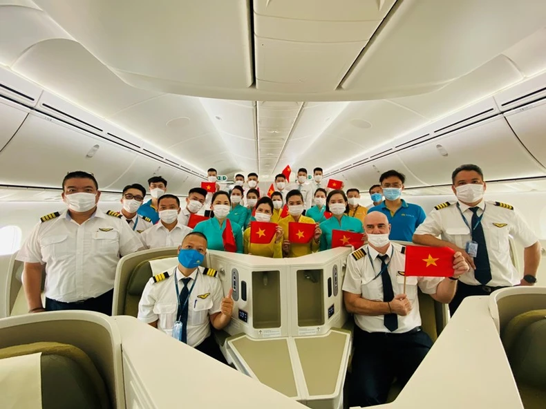 Đưa 240 công dân Việt Nam từ Hoa Kỳ về nước -0