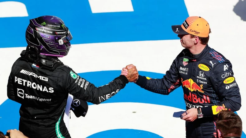 Verstappen chiến thắng dễ dàng trên sân nhà -0
