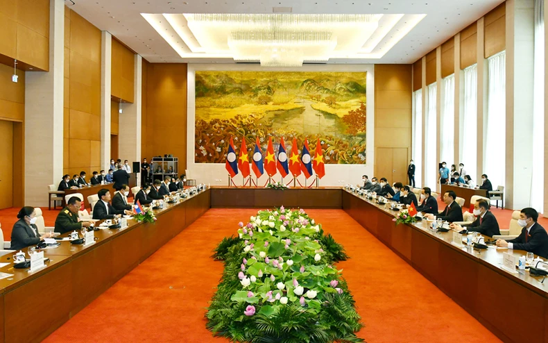 Chủ tịch Quốc hội Vương Đình Huệ hội kiến Tổng Bí thư, Chủ tịch nước Lào -0