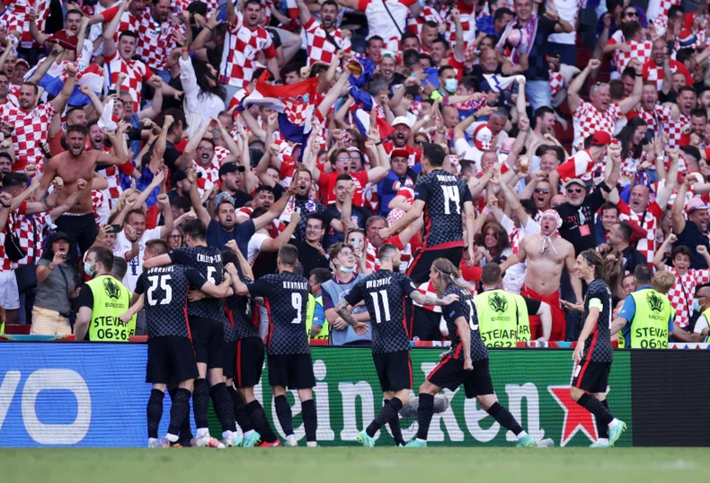 Tây Ban Nha 5 - 3 Croatia: Cơn mưa bàn thắng trên sân Parken -0