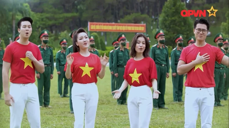 Các nghệ sĩ quân đội cổ vũ tinh thần lực lượng chống dịch -0