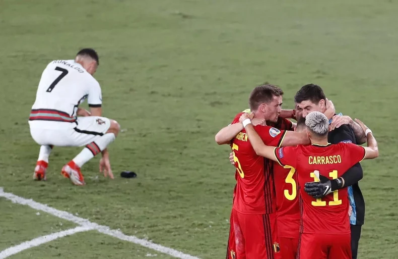 Những khoảnh khắc ấn tượng tại vòng 1/8 Euro 2020 -0