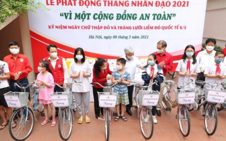 Trợ giúp hơn 1 triệu lượt người trong “Tháng Nhân đạo” năm 2021 -0