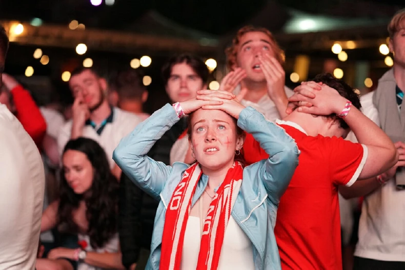 Niềm vui và nước mắt - hai chiều cảm xúc trái ngược sau chung kết EURO 2020 -0