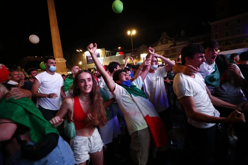 Niềm vui và nước mắt - hai chiều cảm xúc trái ngược sau chung kết EURO 2020 -0