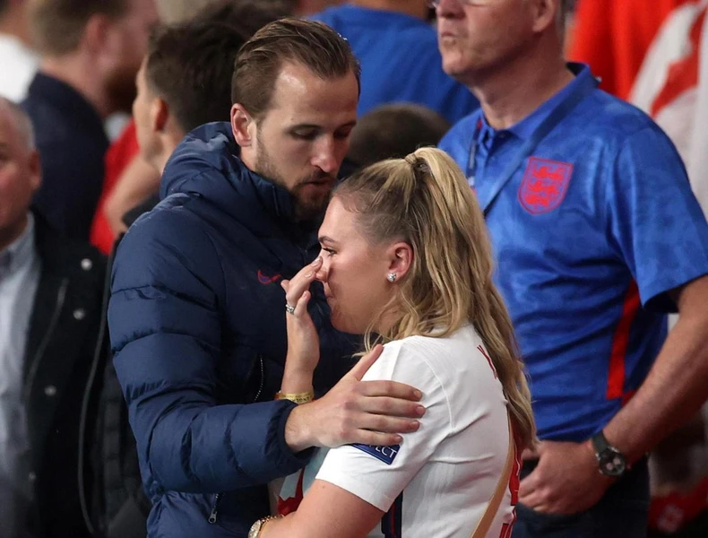 Niềm vui và nước mắt - hai chiều cảm xúc trái ngược sau chung kết EURO 2020 -0