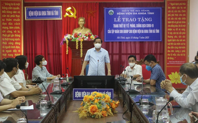 SunGroup trao tặng trang thiết bị y tế hỗ trợ điều trị Covid-19 trị giá hơn 46 tỷ đồng -0