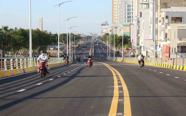 Thông xe cầu vượt nút giao thông phía tây cầu Trần Thị Lý -0
