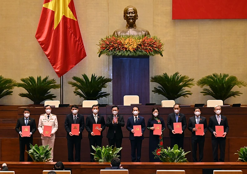 Trao Quyết định, Nghị quyết của Đảng đoàn Quốc hội và Ủy ban Thường vụ Quốc hội về công tác tổ chức -0