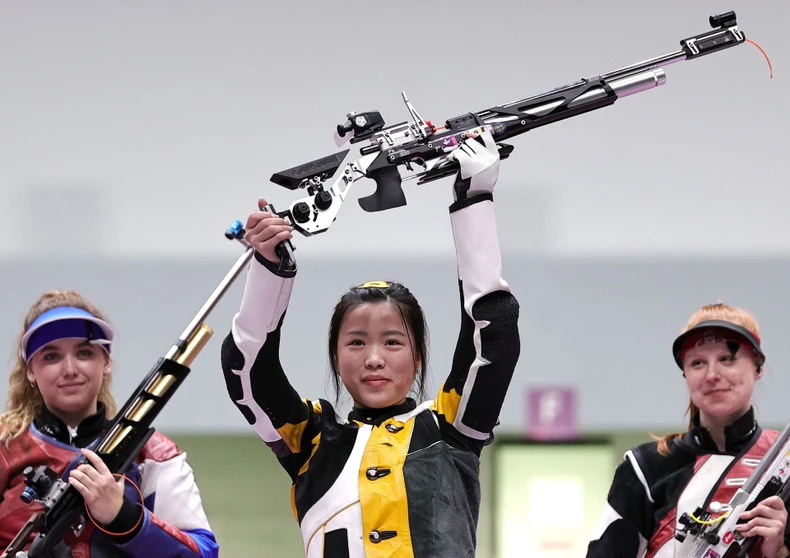 Xạ thủ Trung Quốc giành huy chương vàng đầu tiên của Olympic Tokyo 2020 -0