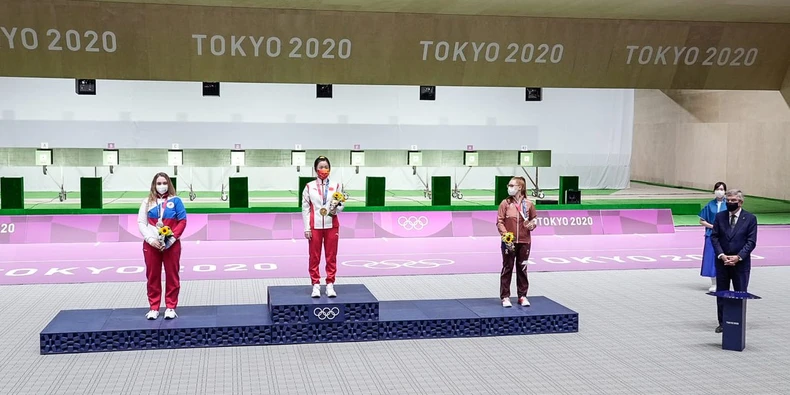 Xạ thủ Trung Quốc giành huy chương vàng đầu tiên của Olympic Tokyo 2020 -0