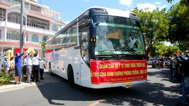 Thừa Thiên Huế chi viện thêm 66 cán bộ, y bác sĩ giúp Bình Dương chống dịch Covid-19 -0
