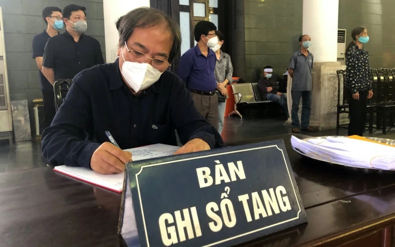 Các nhà văn Việt Nam thương tiếc tiễn biệt nhà văn Sơn Tùng -0