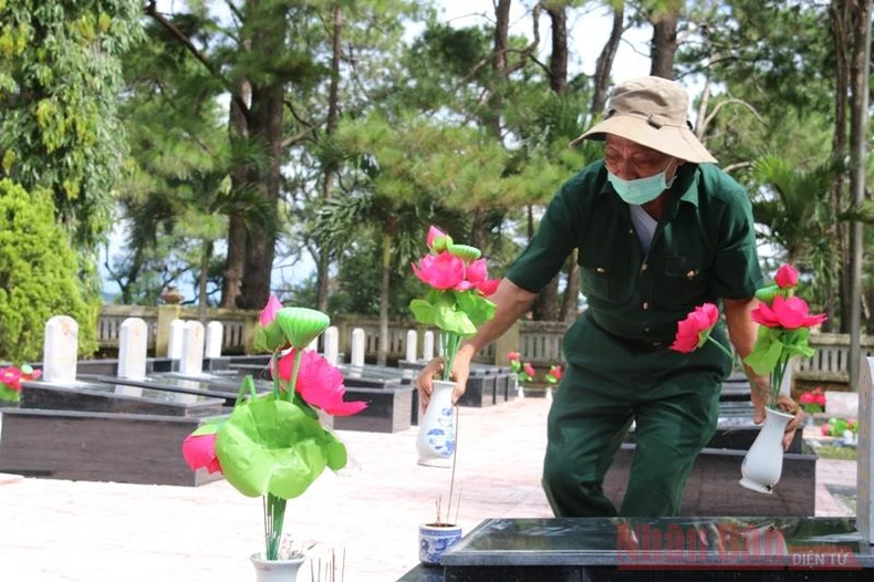 10 năm bên “giấc ngủ” đồng đội -0
