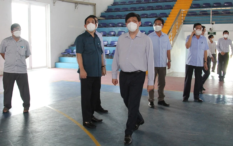 Khảo sát thành lập Trung tâm hồi sức cấp cứu Covid-19 tại Vĩnh Long -0