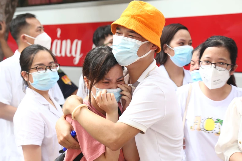 Hàng trăm cán bộ y tế