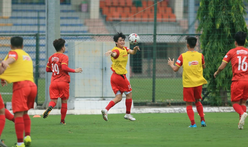 Tuấn Anh trở lại tập luyện cùng các đồng đội ở đội tuyển -0
