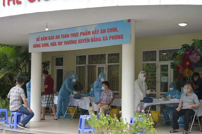 Hà Nội triển khai xét nghiệm Covid-19 diện rộng -0