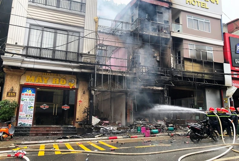 Cháy cửa hàng kinh doanh gas ở thị xã Sa Pa -0