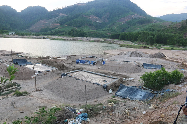 Sớm chấm dứt nạn khai thác vàng trái phép tại Bồng Miêu -0