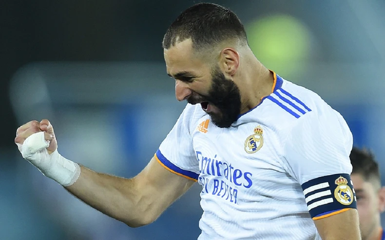 Benzema lập cú đúp, Real ra quân thắng lợi -0