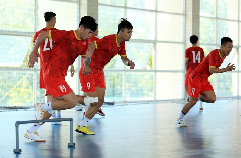 Chuẩn bị đá World Cup, ĐT futsal Việt Nam nỗ lực
