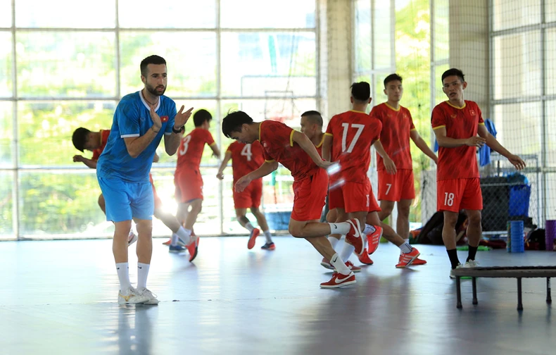 Chuẩn bị đá World Cup, ĐT futsal Việt Nam nỗ lực