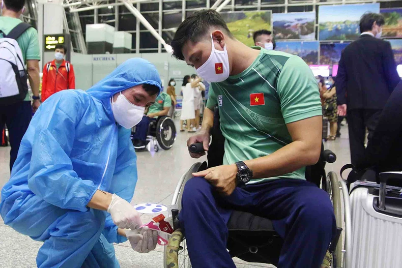 Đoàn Thể thao Người khuyết tật Việt Nam lên đường tham dự Paralympic Tokyo 2020 -0