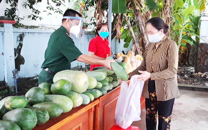 Nghĩa tình quân dân trong đại dịch -0