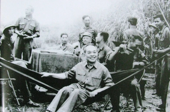 Võ Nguyên Giáp - cây đại thụ rợp bóng nhân văn -0