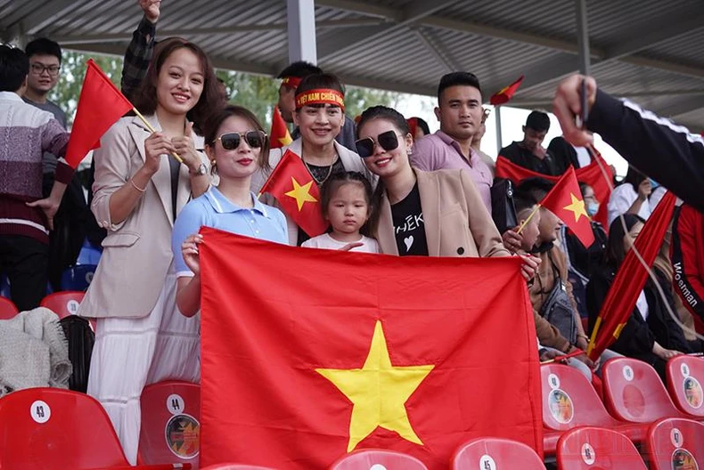 Kíp xe số 2 bình tĩnh hoàn thành phần thi dù khởi đầu không thuận lợi -0