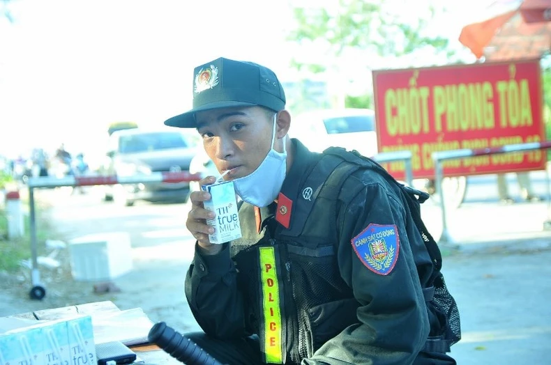 Tập đoàn TH trao tặng ngành y 34 máy thở, chung tay vì sức khỏe cộng đồng -0