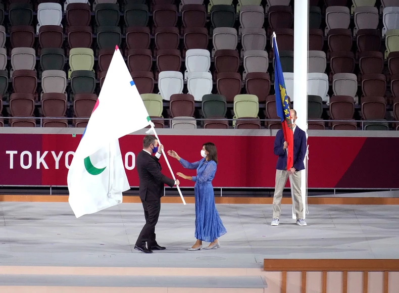 Rực rỡ sắc màu lễ bế mạc Paralympic Tokyo 2020 -0