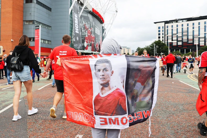 Cận cảnh Ronaldo lập cú đúp trong ngày ra mắt Man United -0