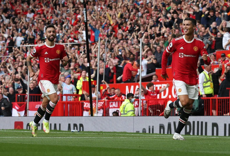 Cận cảnh Ronaldo lập cú đúp trong ngày ra mắt Man United -0