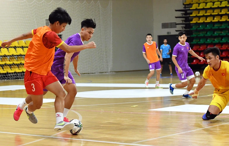 Đội tuyển futsal Việt Nam tích cực tập luyện cho trận mở màn gặp Brazil -0