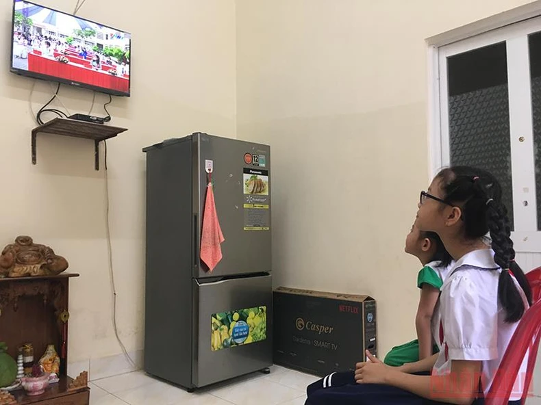 Bến Tre khai giảng năm học mới qua truyền hình -0